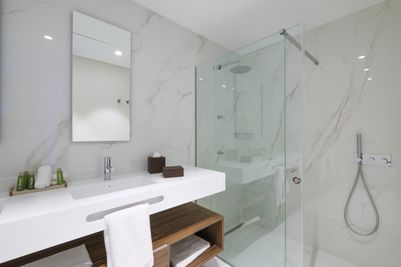 Martinhal Lisbon Oriente Bathroom2.jpg