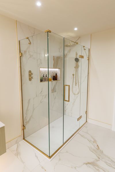 ARYSTO Ten | Hinge Door And Inline Panel With Side Panel (Brushed Brass)