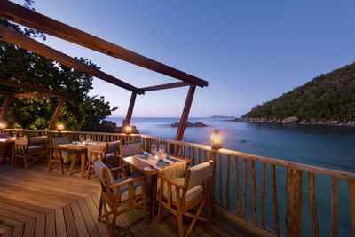 lemuria-seychelles-2016-ab-nest-restaurant-02_hd.jpg