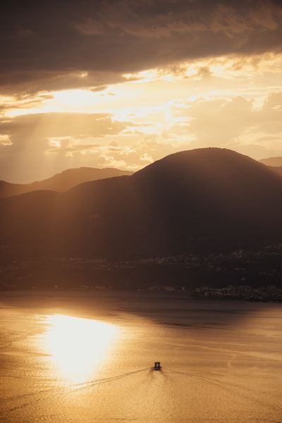 Lake_AlexMoling_CapeOfSenses-87.jpg