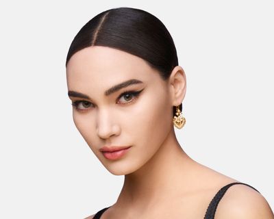 DG_MU24_FLAWLESS LOOK_1_MAKEUP PORTRAIT_JPG_5X4_300DPI.jpg