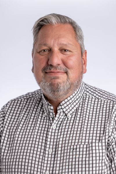 Stuart Bensusan.jpg