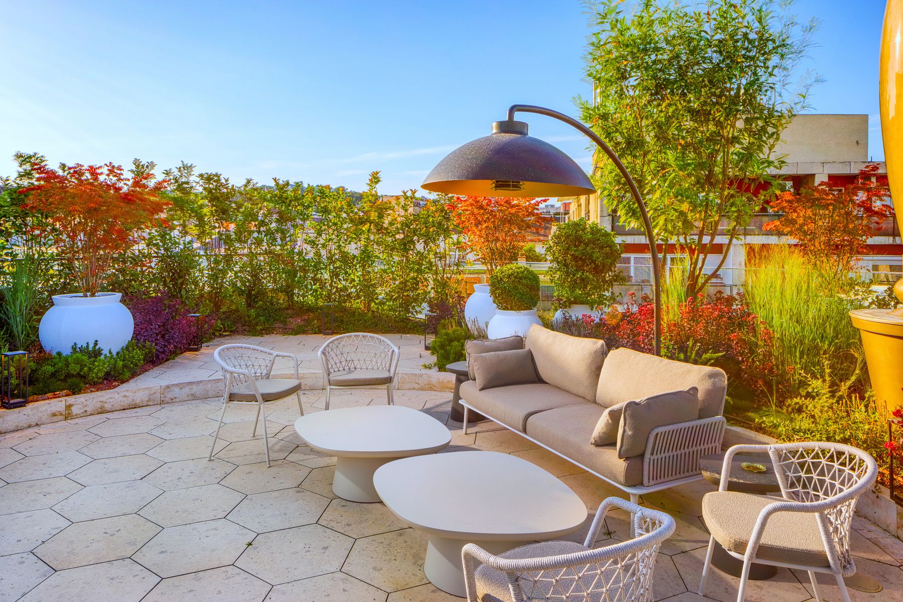 13_KIMPTON_BEM_BUDPEST_PRIVATE GARDEN.jpg