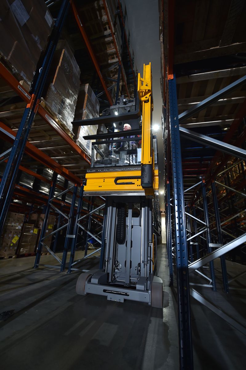 VNA in operation in the wire guided Jungheinrich system.jpg