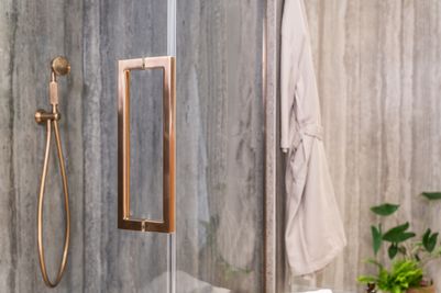 ARYSTO Ten | Hinge Door & 2 Inline Panels In Recess