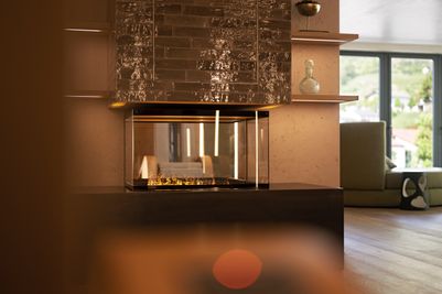 Feldhof_Rest Room Green_Fire Place.jpg