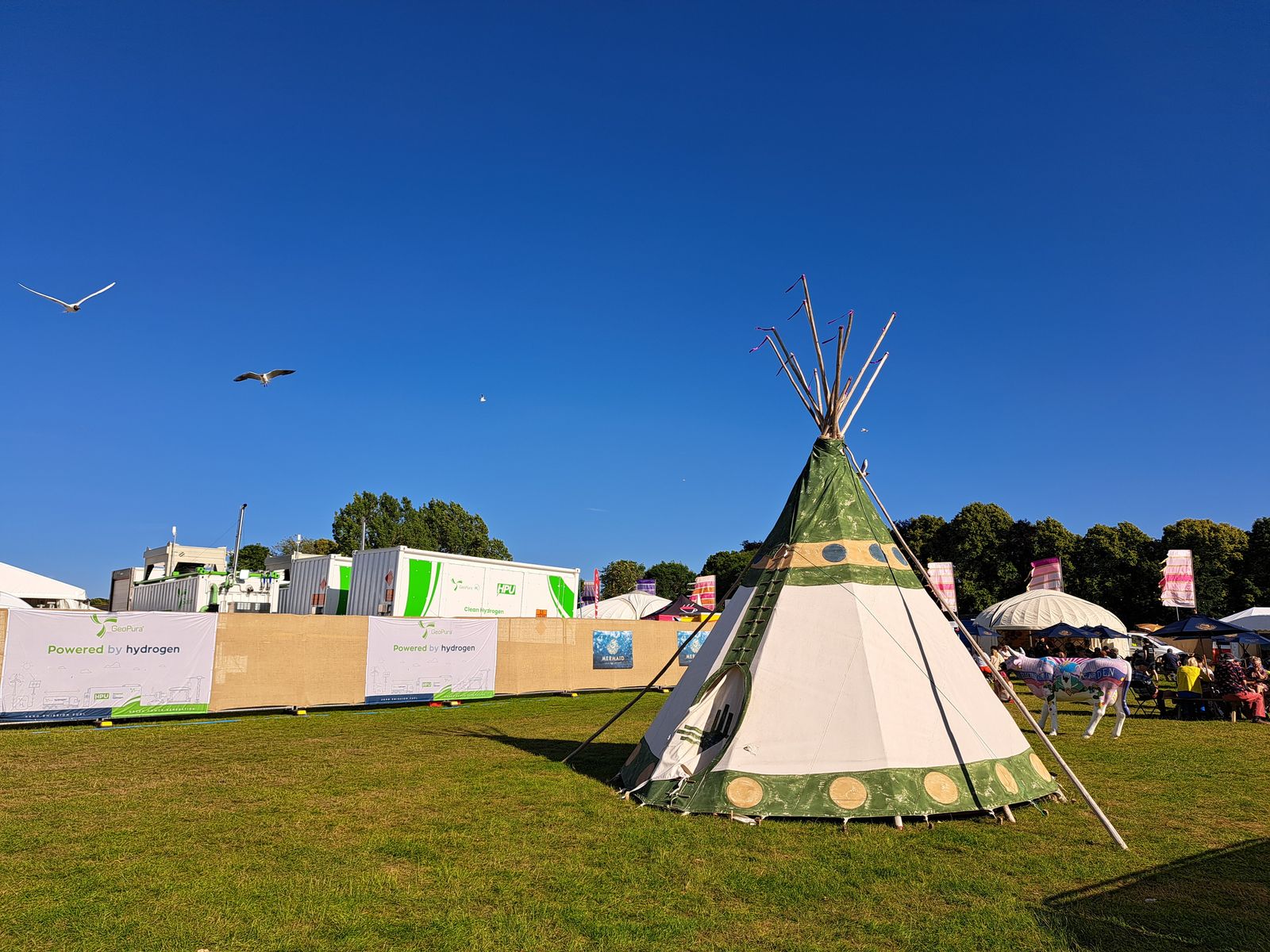 GeoPura HPU at IOW Festival.jpg