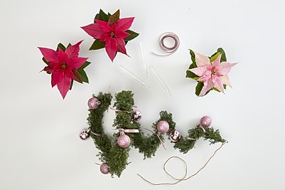 2022_poinsettia_04130_DIY_Floating_Wire_Christmas_Tree_05.jpg