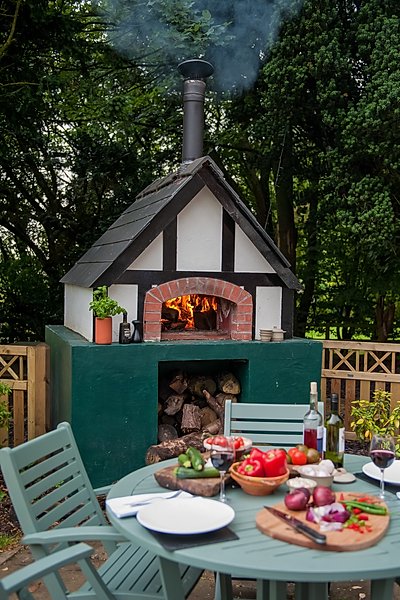 A Valoriani wood fired pizza oven garden installation.