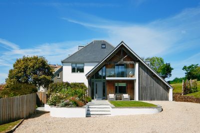 Perfect-Stays-Trewhella-exterior.jpg