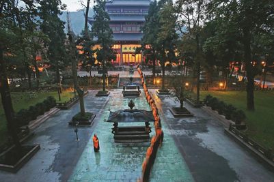 Lingyin Temple (1).jpg