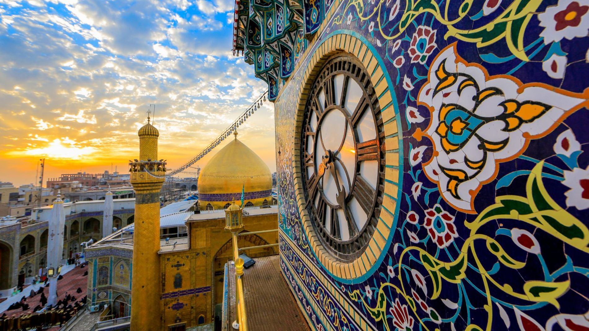 imam-ali-shrine-clock-gate-najaf-iraq.jpg
