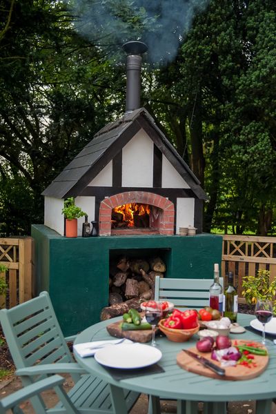 A Valoriani wood fired pizza oven garden installation.