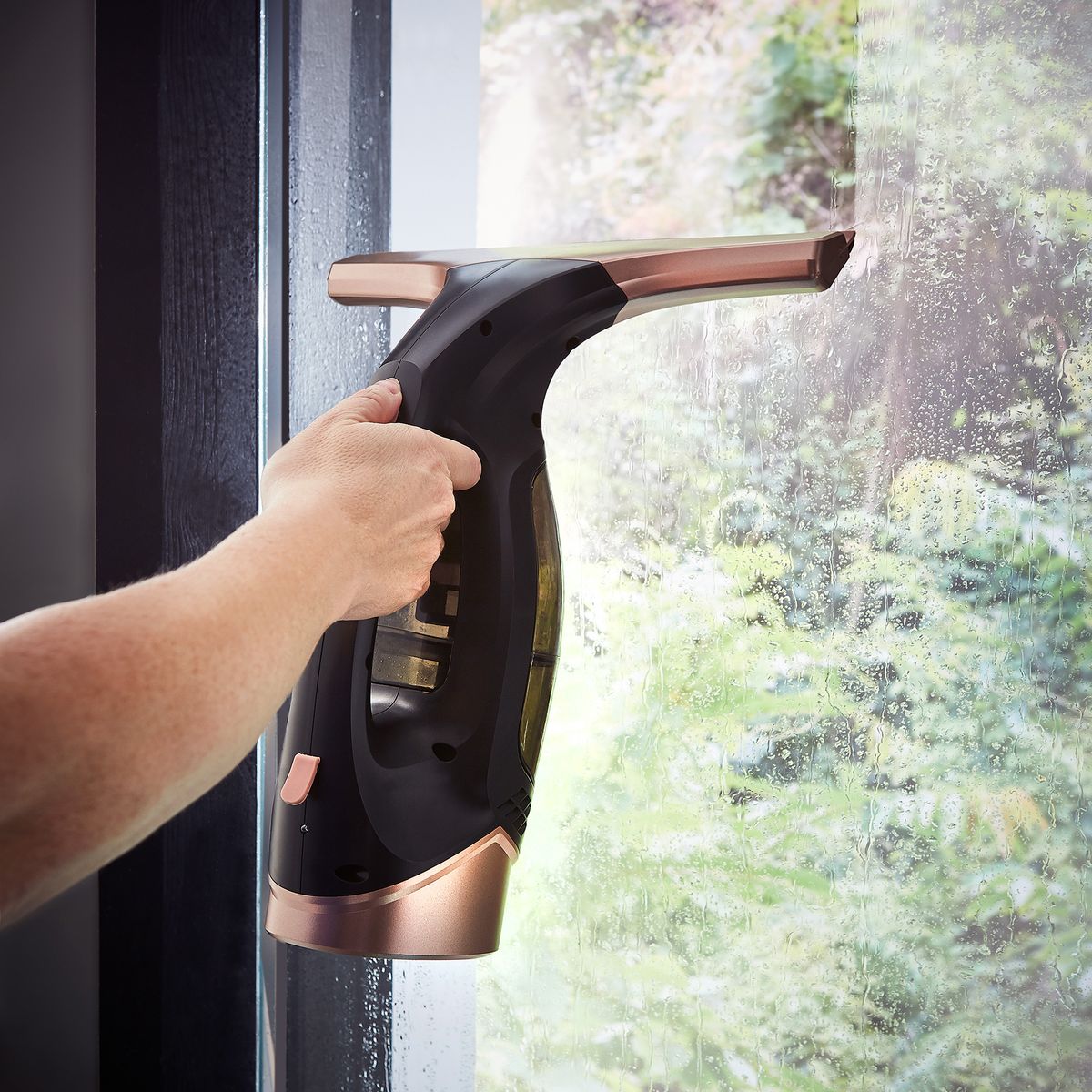 RWV20 Cordless Window Cleaner - T131000BLG_04.jpg