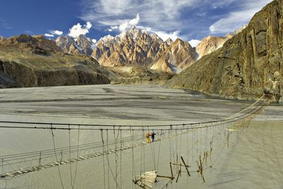 HunzabridgePakistan.jpg