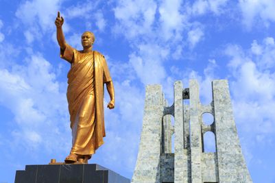 StatueMausoleumKwameNkrumahMemorialParkAccradreamstimem225237056_Ghana[1].jpg