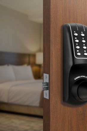 cl550 Hotel room door-2.png