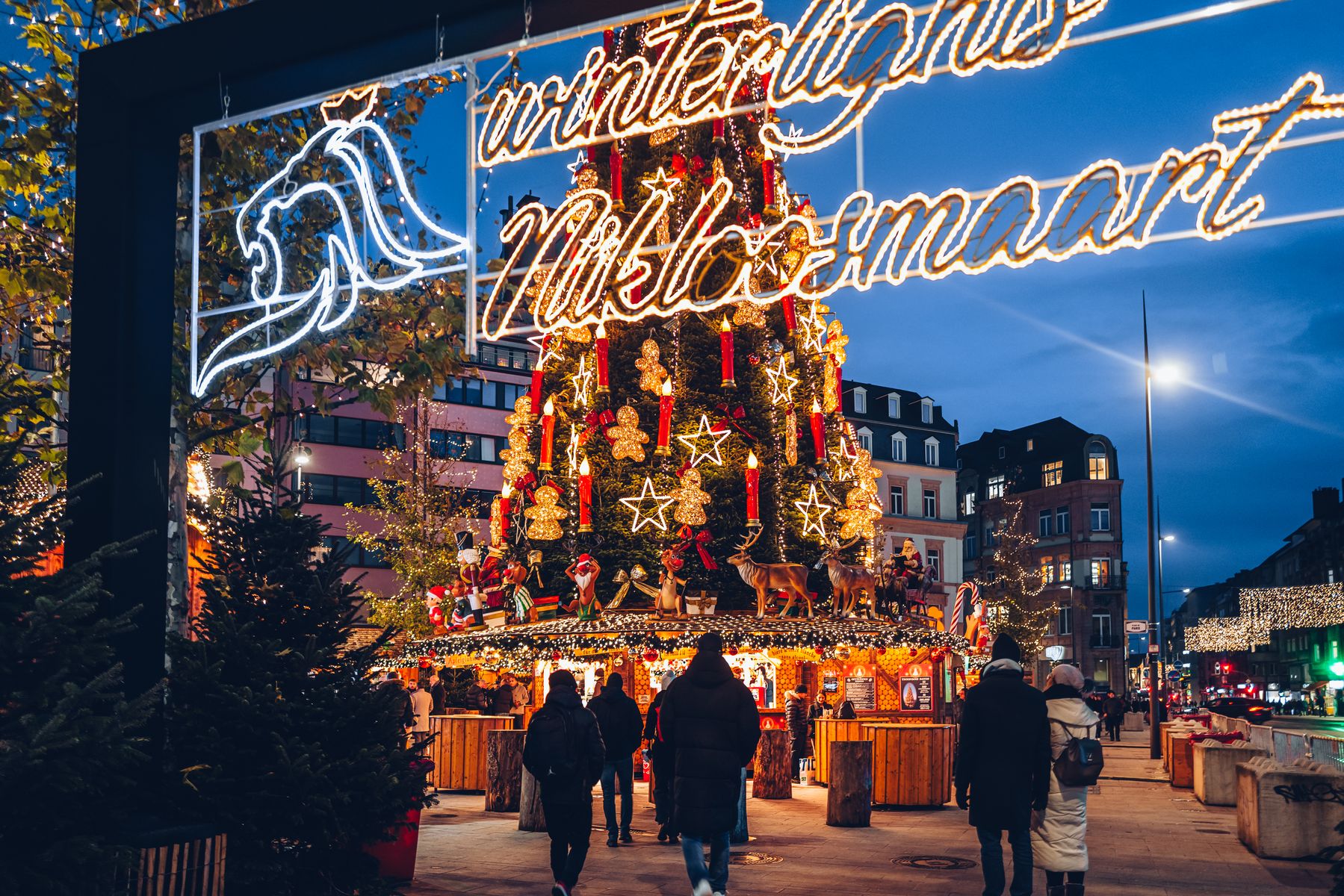 Luxembourg-Place-de-Paris-Christmas-Market-2023-0011020-©Sabino Parente-Luxembourg City Tourist Office.jpg