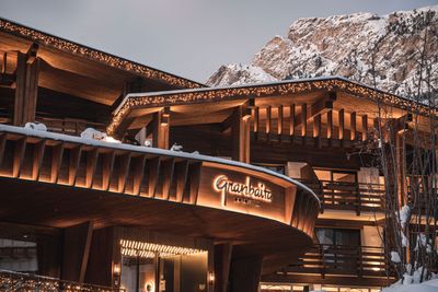 granbaita_dolomites_winter_entrance_view_WEB.jpg