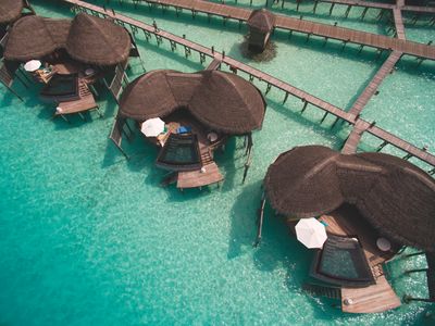halaveli-maldives-2016-aerial-14_hd.jpg
