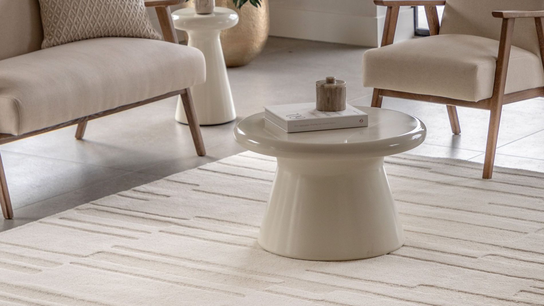 Suggested Header 2000px Tufted Tonal Rug 160x230cm - White.jpg