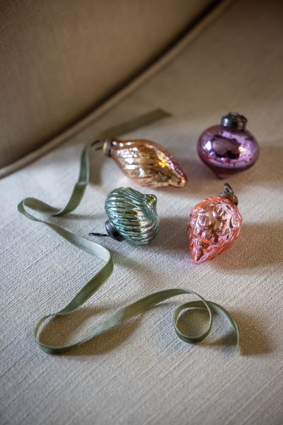 Glass ornaments gala peony.jpg