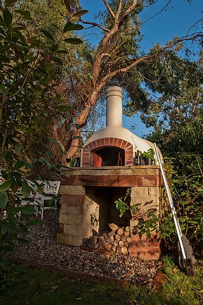 A Valoriani outdoor pizza oven installation