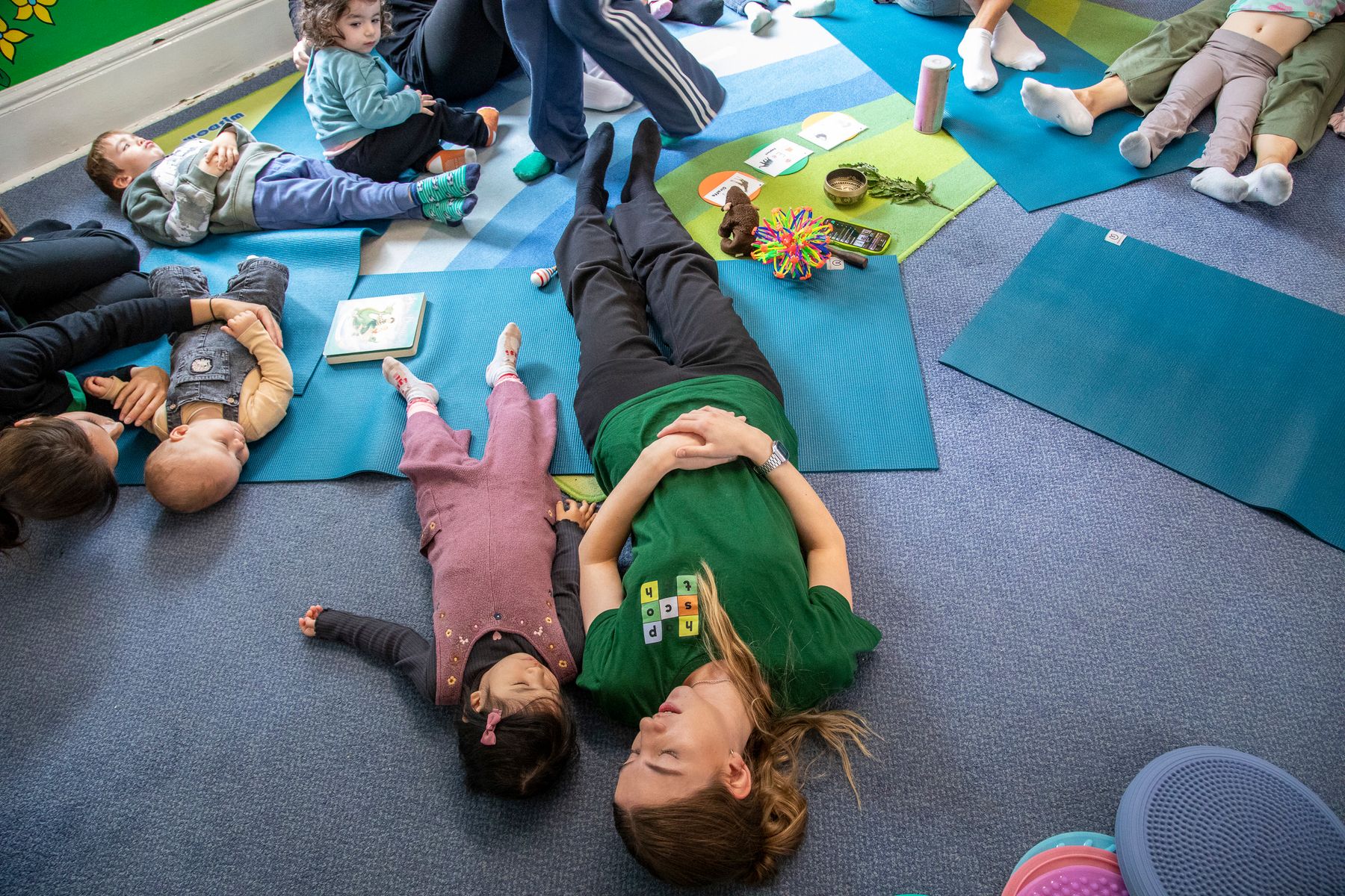 Hopscotch children, parents and staff take part in yoga (1).jpg