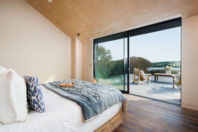 Perfect-Stays-The-Baobab-master-bedroom.jpg