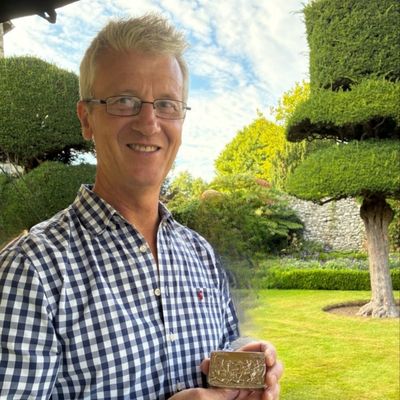 Chris Crowder with the snuff box once belonging to Alexander Forbes