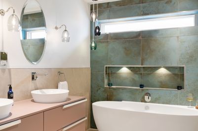 Perfect-Stays-Kilden-Mor-master-bedroom-ensuite.jpg