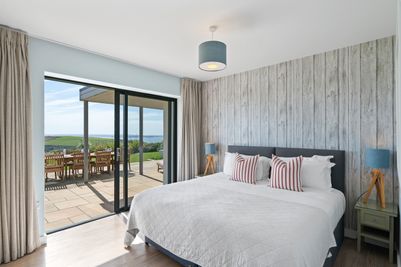 Perfect-Stays-Panorama-bedroom-2.jpg
