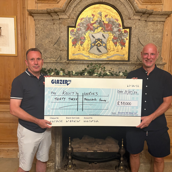 Jeff Dunn (L) of Glazerite with John Hewitt of Kelly's Heoes.jpg