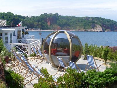 Ornate Garden Luxury Rotating Seater Garden Pod
