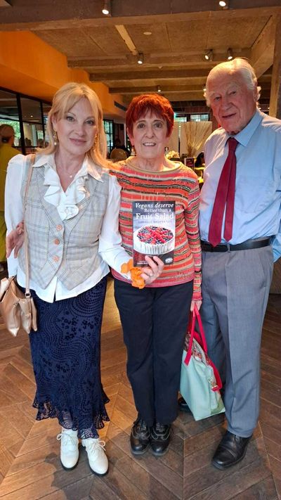 Chef Danielle with TV Presenter Wendy Turner Webster and her dad Brian