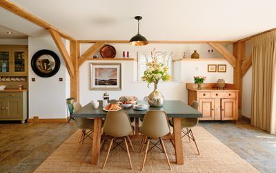 Perfect-Stays-Willows-Rest-dining.jpg