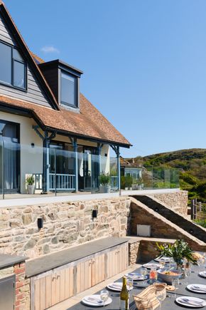 Perfect-Stays-Tamarisks-exterior-2.jpg