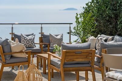 Perfect-Stays-Amar-terrace.jpg