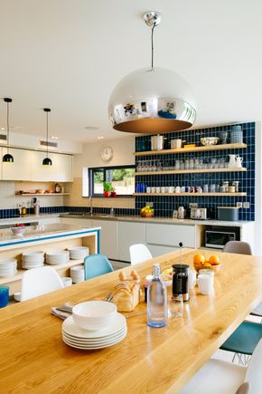 Perfect-Stays-Trelawn-kitchen.jpg