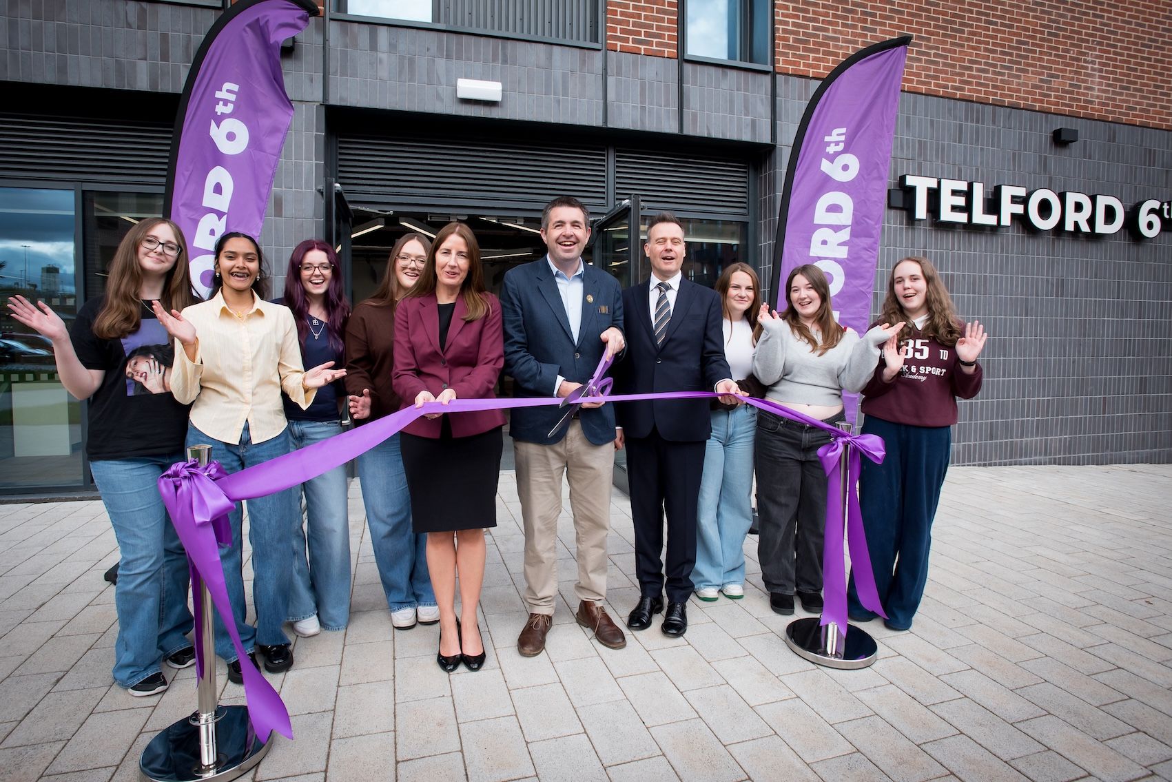 Pic 1(L-R) Mia Marshall, Angel Anish Abraham, Harriette Brown, Connie Walton, Clare Snik Vice Principal Telford 6th, Shaun Davies MP for Telford, Lawrence Wood Telford College Principal and CEO, Taylor Jones, Anya Gaborova, Enid Sutcliffe.jpg