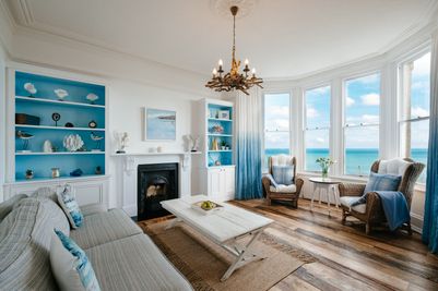 Perfect-Stays-Shun-Lee-living-area-1.jpg