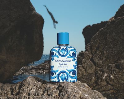 DG_FF25_LB_EC_PRODUCT2_LB_CAPRI_IN_LOVE_MALE_EDP_100ML_8054754407280_JPG_5_4_300DPI_CMYK.jpg