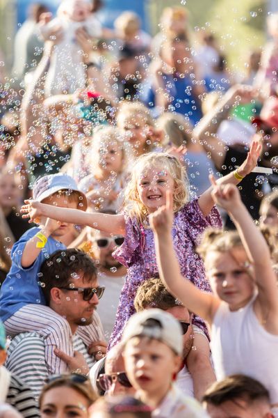 Kids enjoying Gloworm  (2) (3).jpg