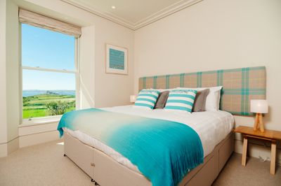 Perfect-Stays-Ednovean House-bedroom-five.jpg