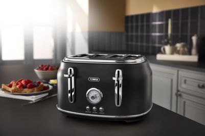 Renaissance 4 slice toaster - T20065BLK_LS1.jpg