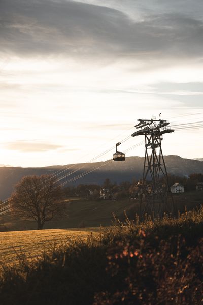 Seilbahn bei Sonnenuntergangupscale-281.jpg