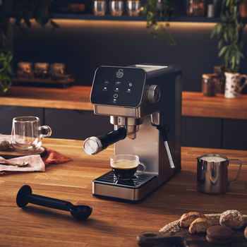 SK22153 Swan Espresso Machine 2.jpg