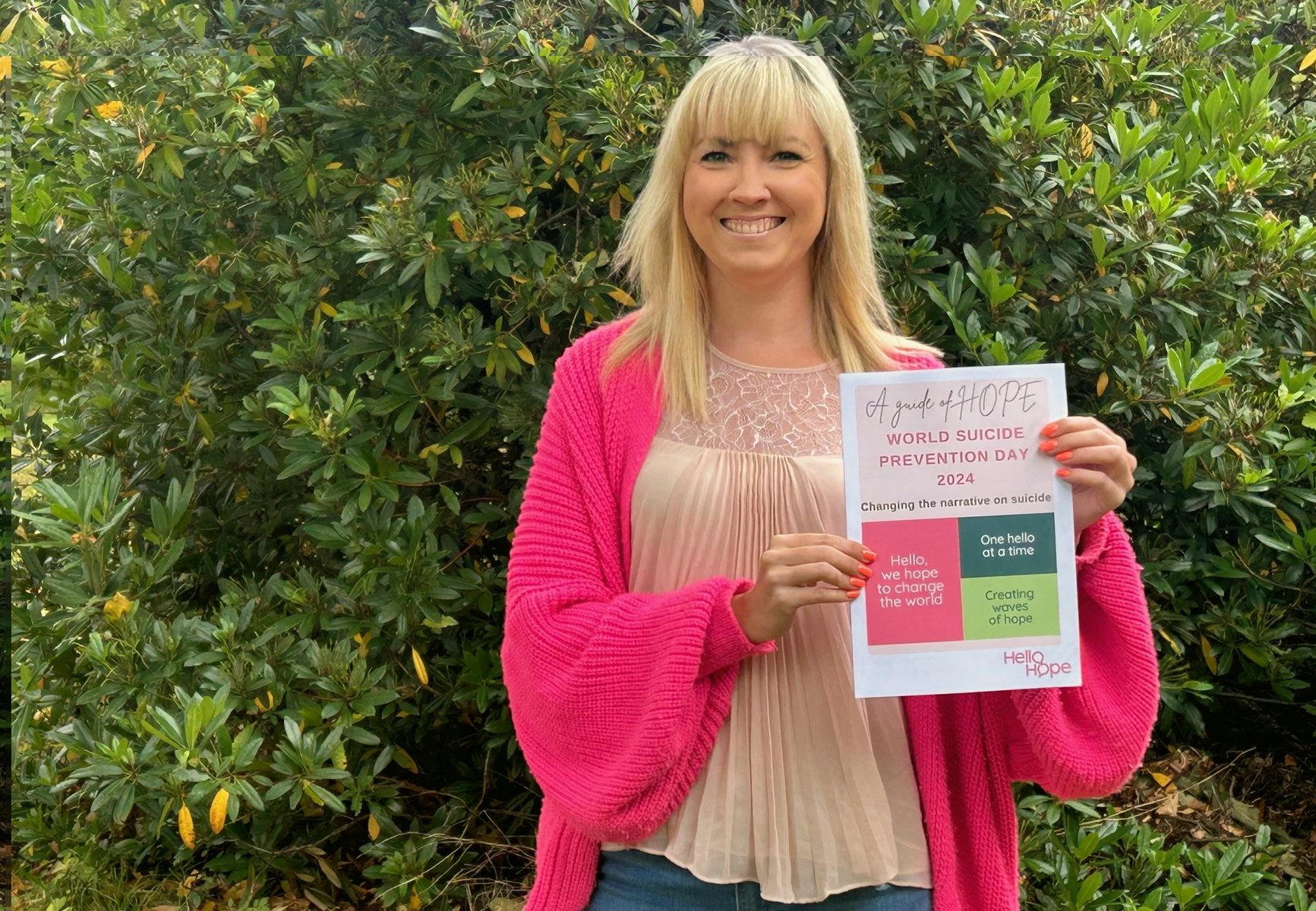 Ellie MacDonald founder of HelloHope with WSPD guide of hope.jpg