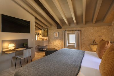 Deluxe Room - Room 7 - .jpg