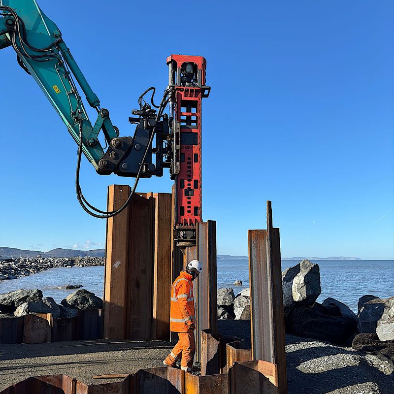 Sheet Piling (UK) Limited working on a coastal erosion project at Kinmel Bay, North Wales